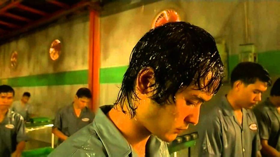 citizen-dog-2004-wisit-sasanatieng-05.jpg