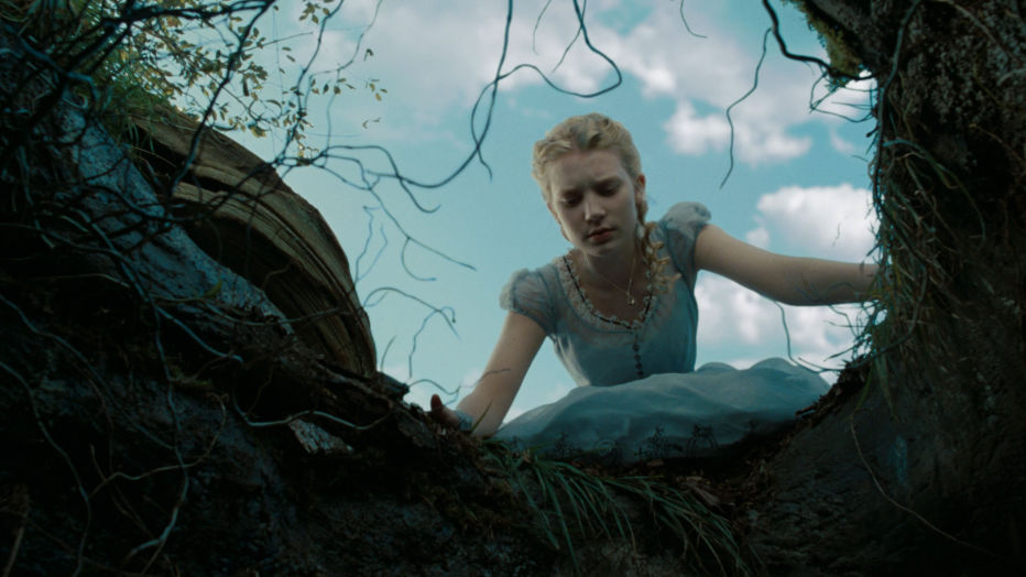 alice-in-wonderland-2010-tim-burton-04.jpg