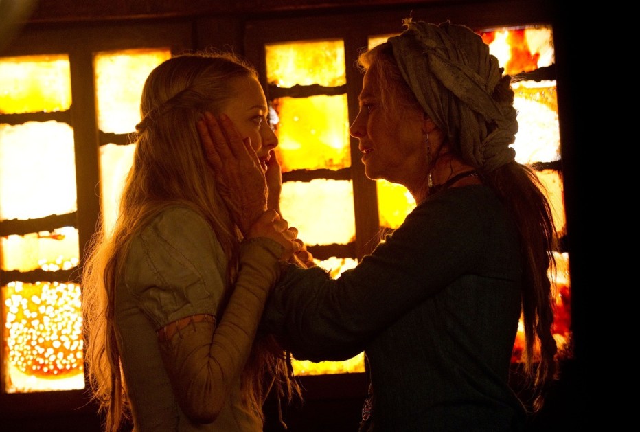 cappuccetto-rosso-sangue-2011-catherine-hardwicke-03.jpg
