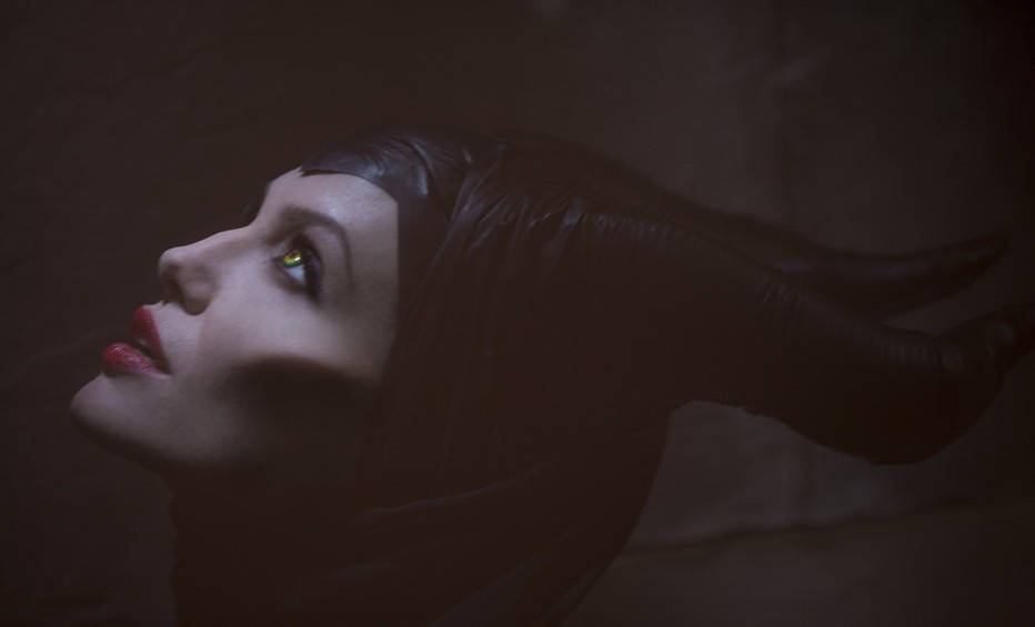 maleficent-2014-robert-stromberg-18.jpg