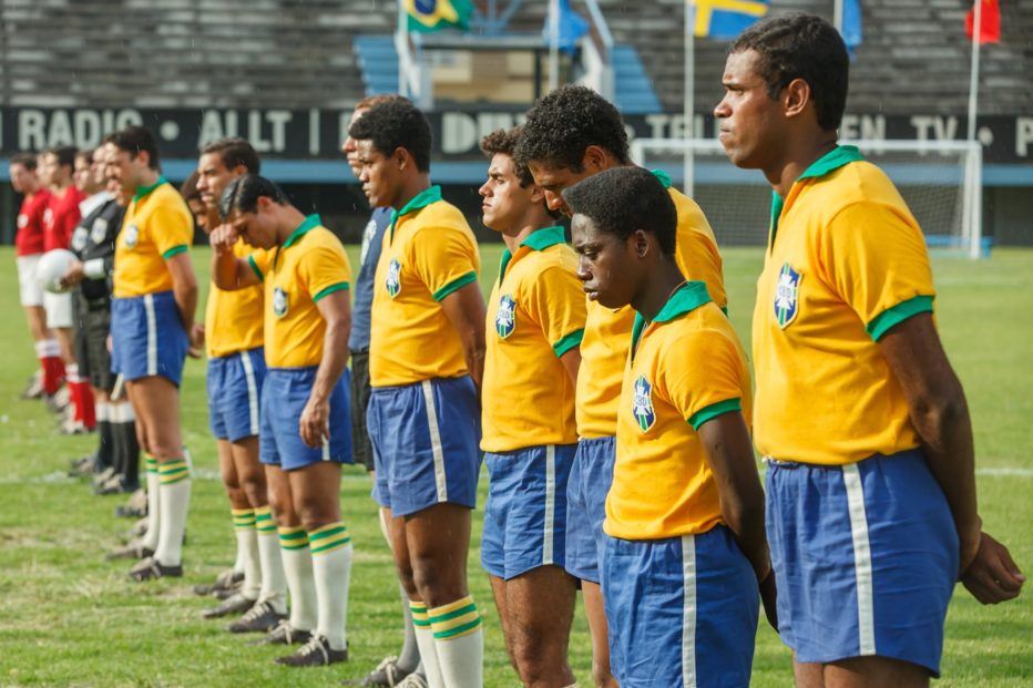 Pele-2016-Jeff-Zimbalist-Michael-Zimbalist-l02.jpg