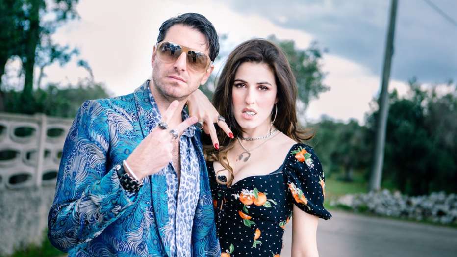 lagenzia-dei-bugiardi-2019-volfango-de-biasi-recensione-02.jpg
