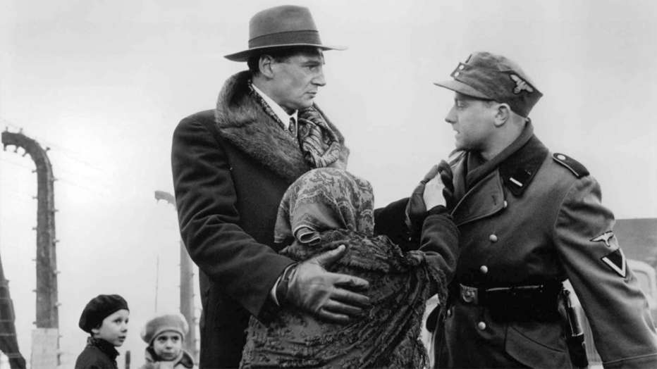 schindlers-list-1993-steven-spielberg-recensione-01.jpg