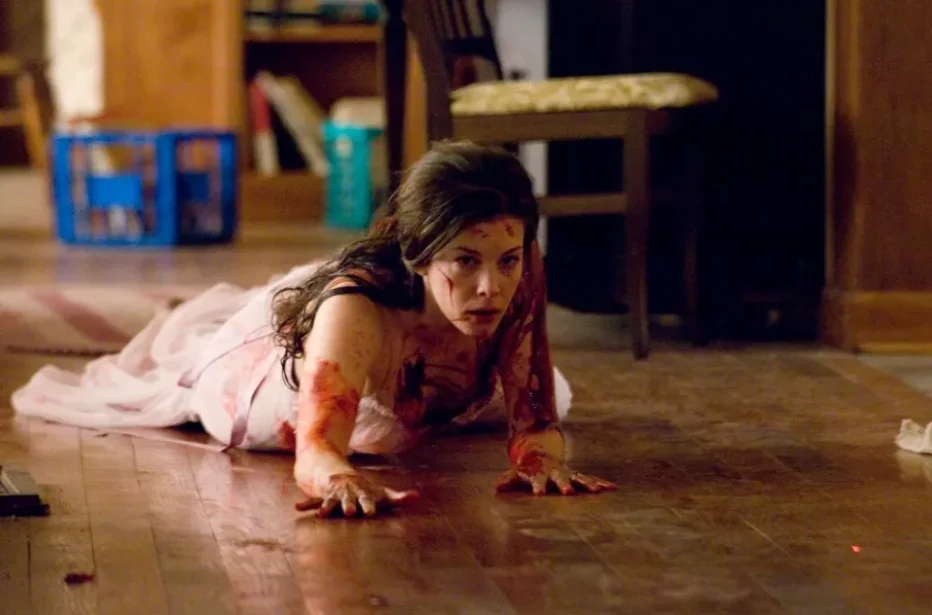 the-strangers-2008-bryan-bertino-01.webp