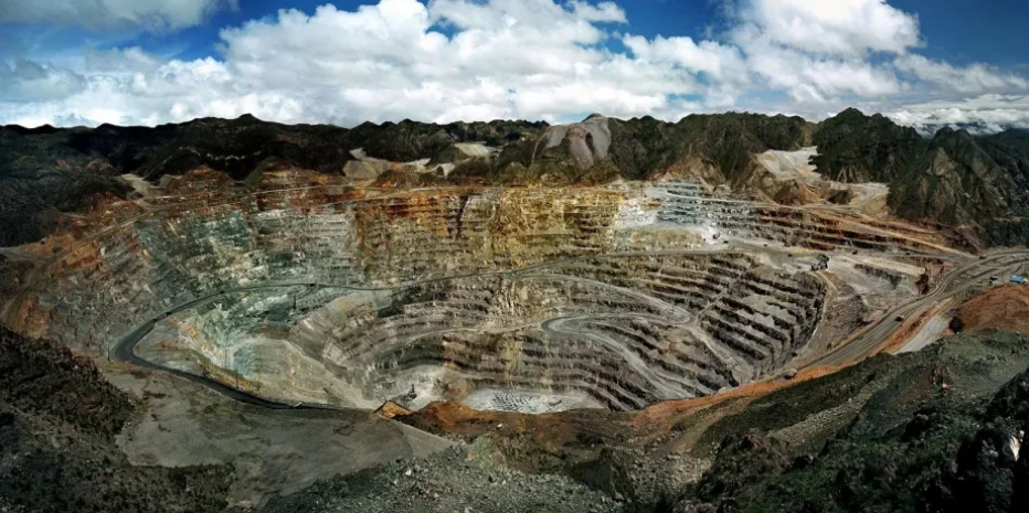 Tierra Sublevada: Oro Impuro
