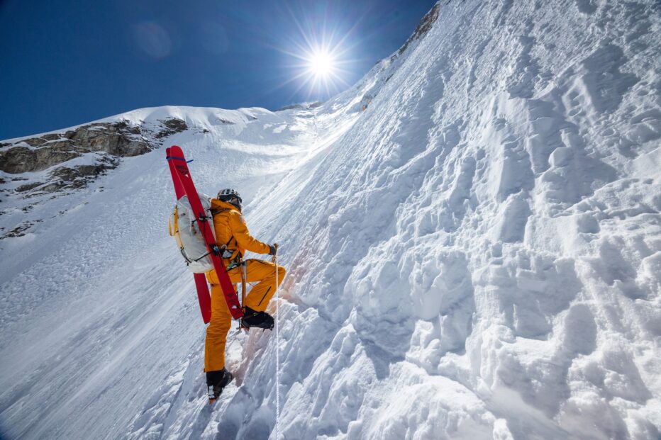 Everest-The-Other-Side-2026-Vasarhelyi-Chin-01.jpg
